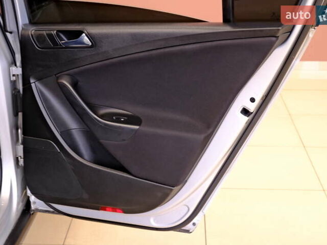 Серый Фольксваген Пассат, объемом двигателя 2 л и пробегом 227 тыс. км за 6900 $, фото 33 на Automoto.ua