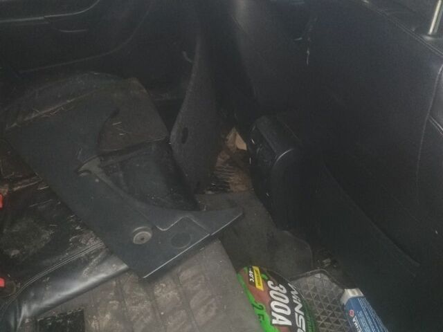 Серый Фольксваген Пассат, объемом двигателя 3 л и пробегом 290 тыс. км за 3200 $, фото 17 на Automoto.ua