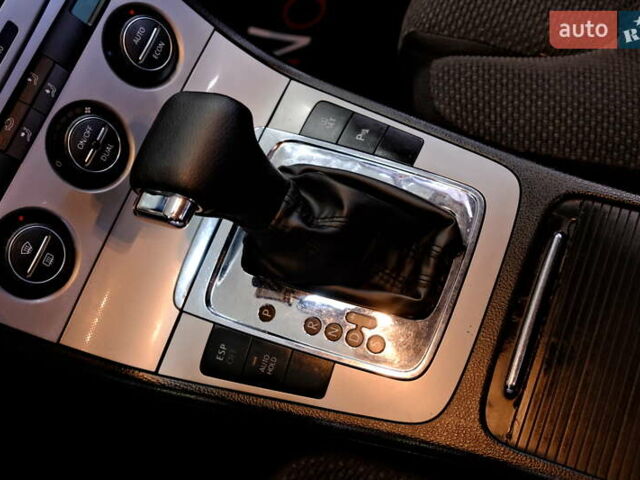 Серый Фольксваген Пассат, объемом двигателя 2 л и пробегом 227 тыс. км за 6900 $, фото 18 на Automoto.ua