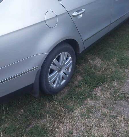 Фольксваген Пассат 2007 в Сумах на Automoto.ua Серый Фольксваген Пассат, объемом двигателя 2 л и пробегом 285 тыс. км за 7300 $, фото 9 на Automoto.ua