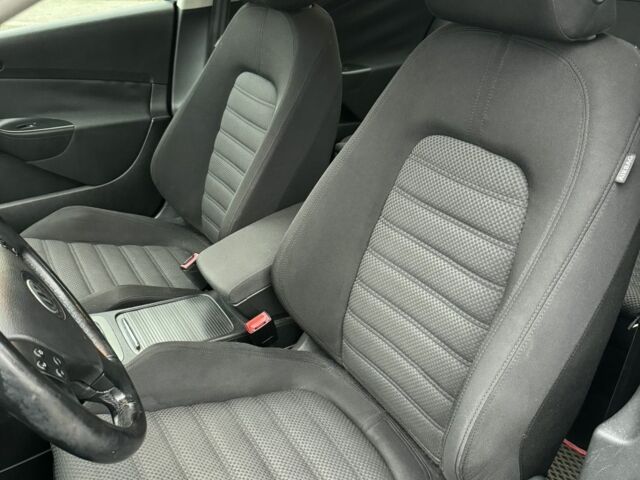 Серый Фольксваген Пассат, объемом двигателя 2 л и пробегом 210 тыс. км за 6999 $, фото 6 на Automoto.ua