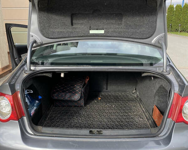 Серый Фольксваген Пассат, объемом двигателя 2 л и пробегом 344 тыс. км за 4999 $, фото 53 на Automoto.ua