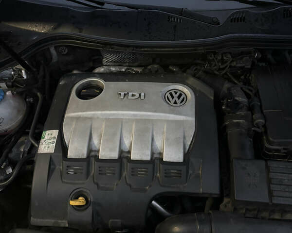 Серый Фольксваген Пассат, объемом двигателя 2 л и пробегом 287 тыс. км за 7600 $, фото 56 на Automoto.ua