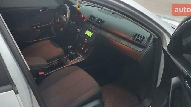Сірий Фольксваген Пассат, об'ємом двигуна 2 л та пробігом 266 тис. км за 4999 $, фото 17 на Automoto.ua