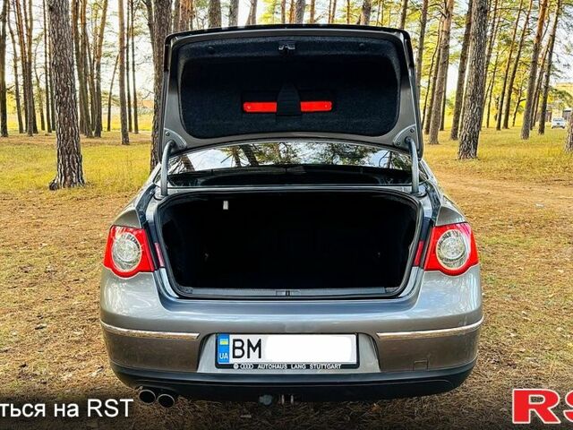 Сірий Фольксваген Пассат, об'ємом двигуна 2 л та пробігом 295 тис. км за 6800 $, фото 5 на Automoto.ua