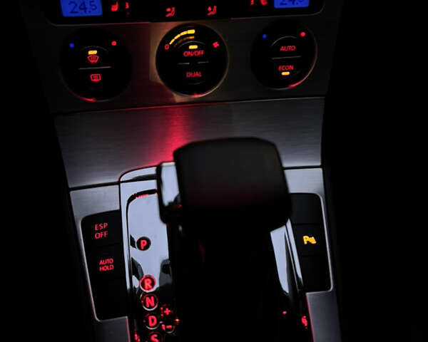 Серый Фольксваген Пассат, объемом двигателя 2 л и пробегом 287 тыс. км за 7600 $, фото 46 на Automoto.ua