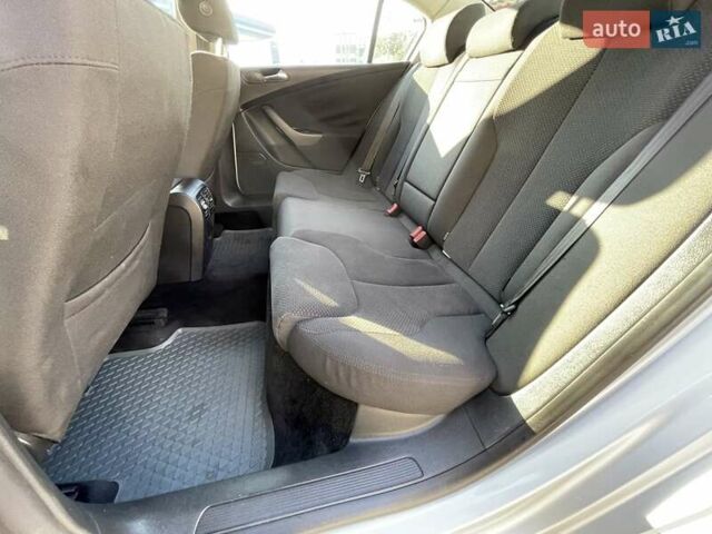 Серый Фольксваген Пассат, объемом двигателя 1.98 л и пробегом 160 тыс. км за 6900 $, фото 40 на Automoto.ua