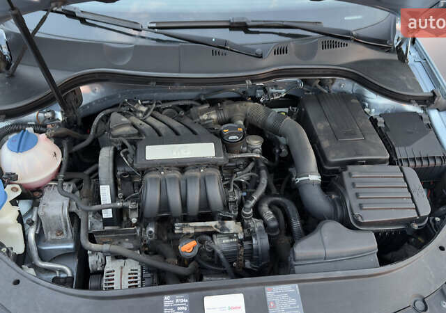 Серый Фольксваген Пассат, объемом двигателя 1.6 л и пробегом 190 тыс. км за 6450 $, фото 42 на Automoto.ua