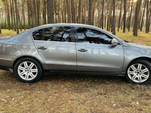 Серый Фольксваген Пассат, объемом двигателя 2 л и пробегом 295 тыс. км за 6800 $, фото 2 на Automoto.ua