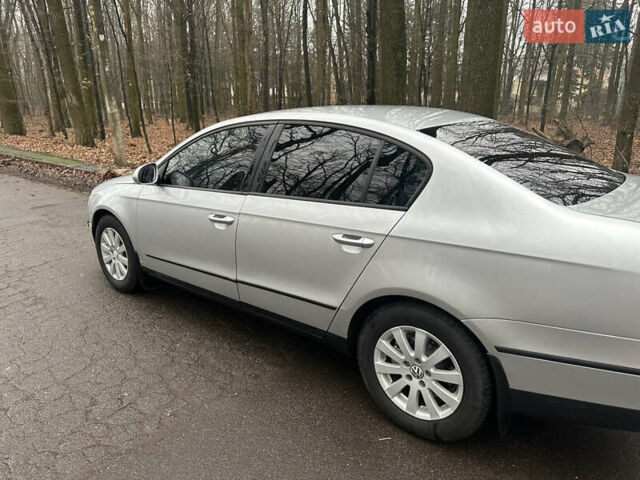 Серый Фольксваген Пассат, объемом двигателя 1.98 л и пробегом 214 тыс. км за 4600 $, фото 5 на Automoto.ua