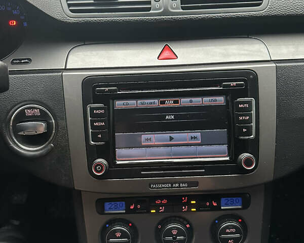 Серый Фольксваген Пассат, объемом двигателя 1.98 л и пробегом 214 тыс. км за 4600 $, фото 10 на Automoto.ua