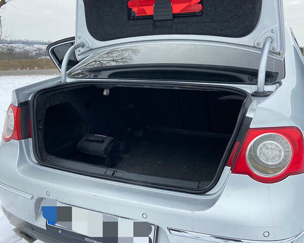 Сірий Фольксваген Пассат, об'ємом двигуна 2 л та пробігом 240 тис. км за 7200 $, фото 18 на Automoto.ua