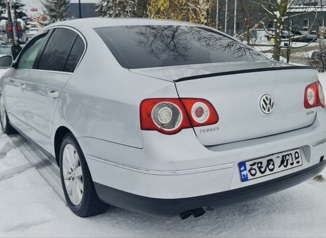 Сірий Фольксваген Пассат, об'ємом двигуна 0 л та пробігом 276 тис. км за 3300 $, фото 2 на Automoto.ua