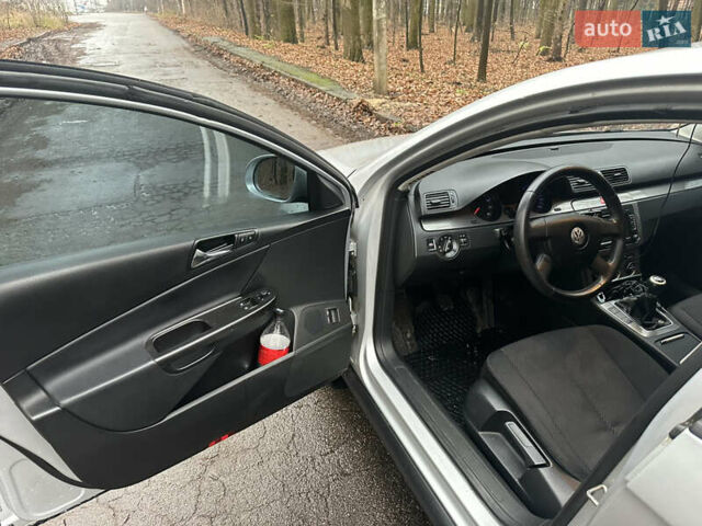 Серый Фольксваген Пассат, объемом двигателя 1.98 л и пробегом 214 тыс. км за 4600 $, фото 7 на Automoto.ua
