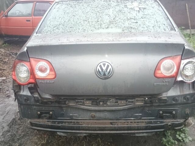 Серый Фольксваген Пассат, объемом двигателя 3 л и пробегом 290 тыс. км за 3200 $, фото 9 на Automoto.ua