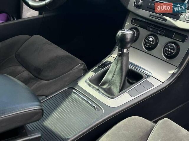 Сірий Фольксваген Пассат, об'ємом двигуна 2 л та пробігом 355 тис. км за 6990 $, фото 17 на Automoto.ua