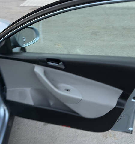 Серый Фольксваген Пассат, объемом двигателя 1.6 л и пробегом 190 тыс. км за 6450 $, фото 36 на Automoto.ua