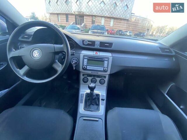 Сірий Фольксваген Пассат, об'ємом двигуна 1.6 л та пробігом 270 тис. км за 6800 $, фото 10 на Automoto.ua