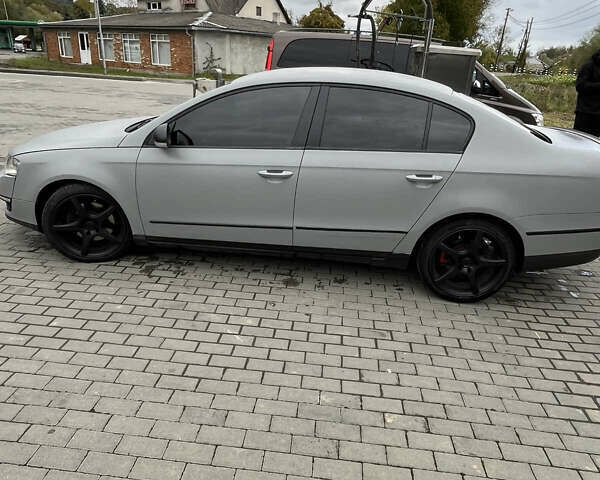 Сірий Фольксваген Пассат, об'ємом двигуна 2 л та пробігом 350 тис. км за 3500 $, фото 4 на Automoto.ua