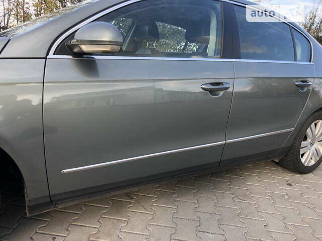 Серый Фольксваген Пассат, объемом двигателя 1.97 л и пробегом 322 тыс. км за 7500 $, фото 4 на Automoto.ua