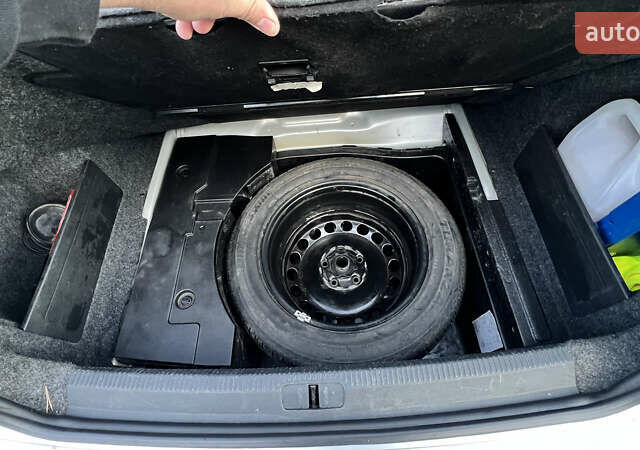 Серый Фольксваген Пассат, объемом двигателя 2 л и пробегом 246 тыс. км за 7000 $, фото 13 на Automoto.ua