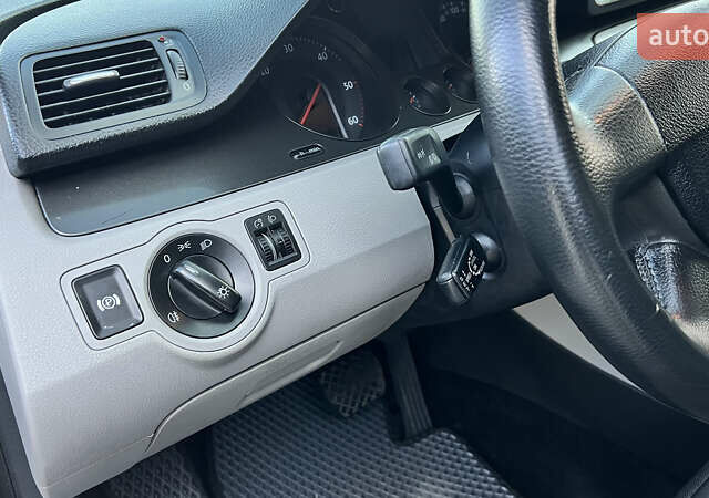 Серый Фольксваген Пассат, объемом двигателя 2 л и пробегом 246 тыс. км за 7000 $, фото 10 на Automoto.ua