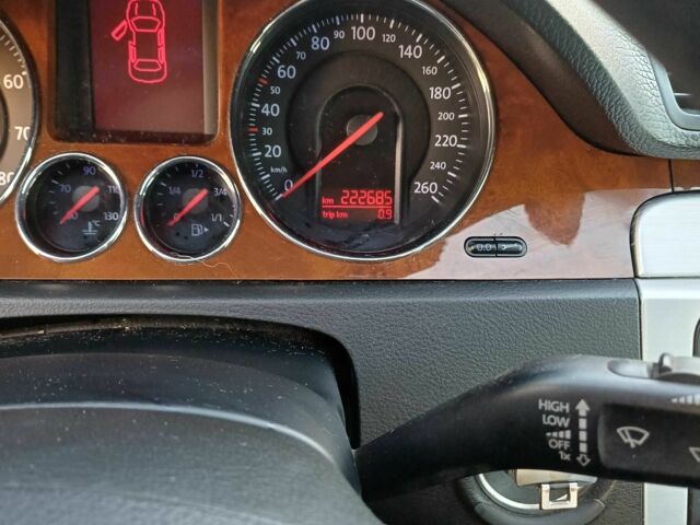 Серый Фольксваген Пассат, объемом двигателя 2 л и пробегом 222 тыс. км за 4300 $, фото 11 на Automoto.ua