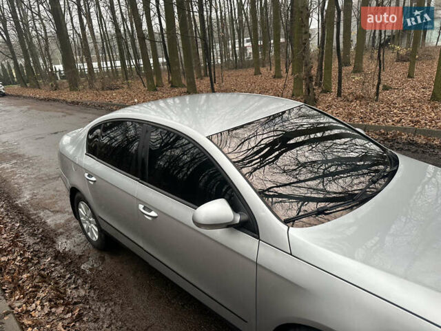 Серый Фольксваген Пассат, объемом двигателя 1.98 л и пробегом 214 тыс. км за 4600 $, фото 2 на Automoto.ua