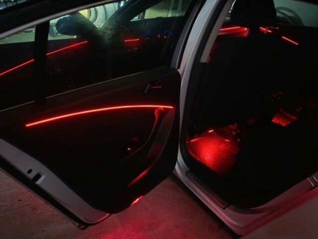 Серый Фольксваген Пассат, объемом двигателя 2 л и пробегом 300 тыс. км за 8500 $, фото 6 на Automoto.ua