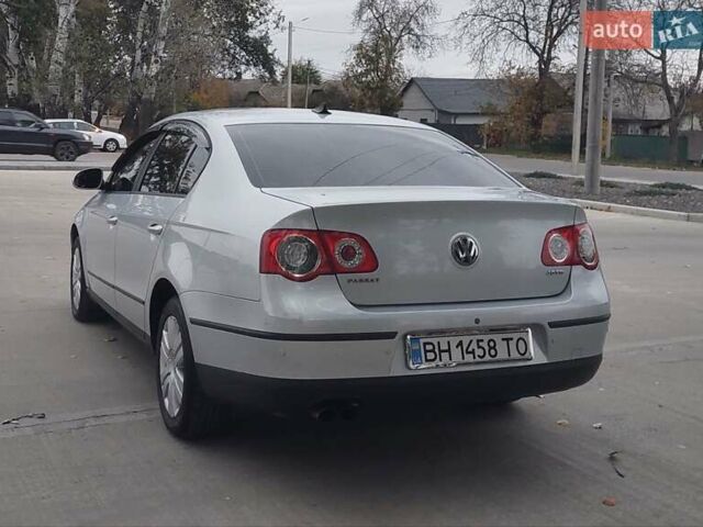 Сірий Фольксваген Пассат, об'ємом двигуна 2 л та пробігом 266 тис. км за 4999 $, фото 4 на Automoto.ua