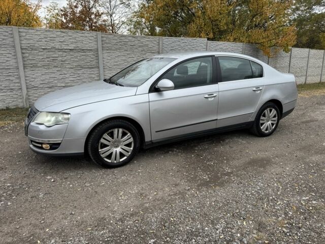 Серый Фольксваген Пассат, объемом двигателя 0 л и пробегом 350 тыс. км за 2141 $, фото 1 на Automoto.ua