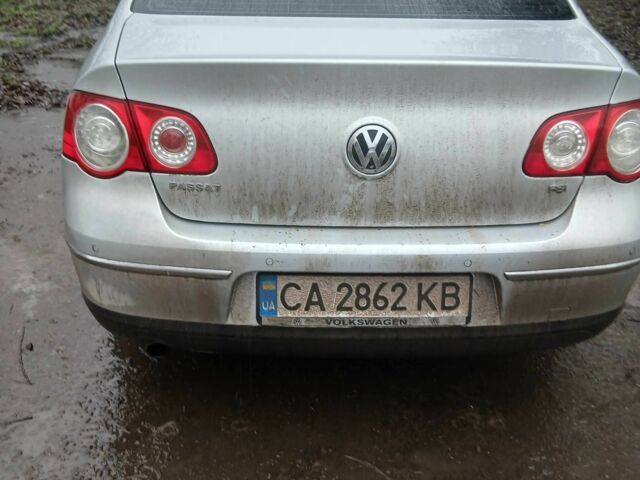 Серый Фольксваген Пассат, объемом двигателя 1.6 л и пробегом 340 тыс. км за 4500 $, фото 1 на Automoto.ua