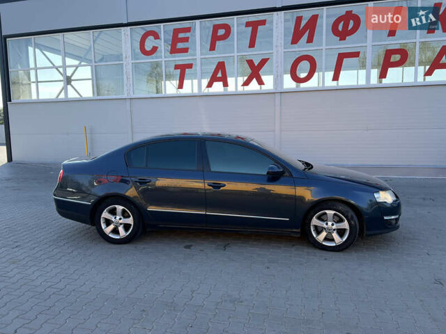 Серый Фольксваген Пассат, объемом двигателя 2 л и пробегом 330 тыс. км за 7400 $, фото 6 на Automoto.ua