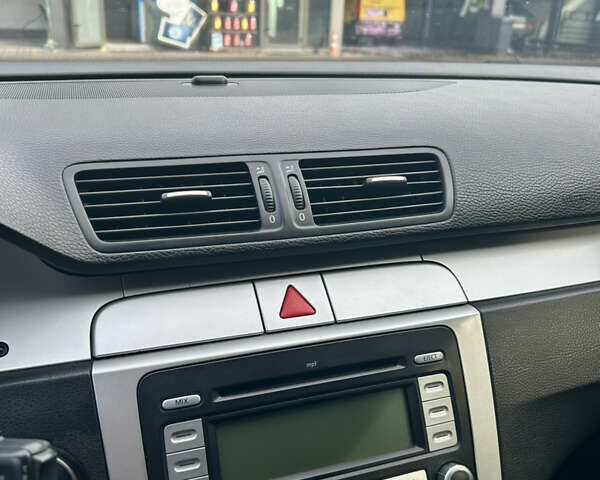 Серый Фольксваген Пассат, объемом двигателя 1.98 л и пробегом 264 тыс. км за 6100 $, фото 12 на Automoto.ua