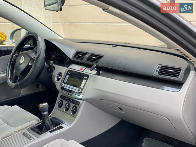 Серый Фольксваген Пассат, объемом двигателя 2 л и пробегом 344 тыс. км за 4999 $, фото 40 на Automoto.ua