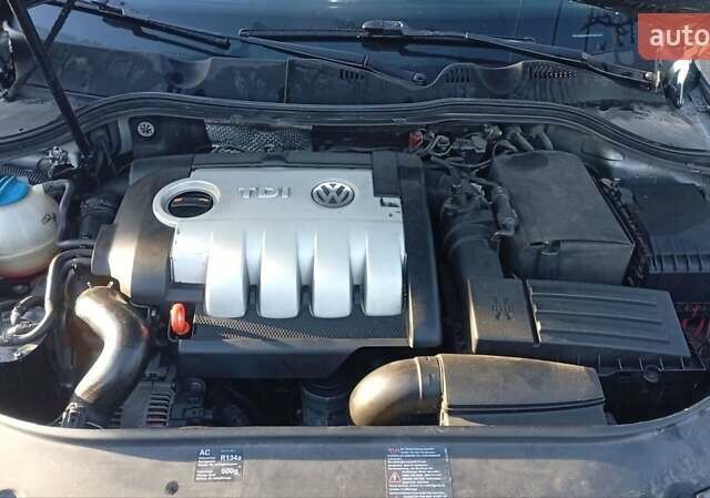 Серый Фольксваген Пассат, объемом двигателя 2 л и пробегом 310 тыс. км за 6300 $, фото 9 на Automoto.ua