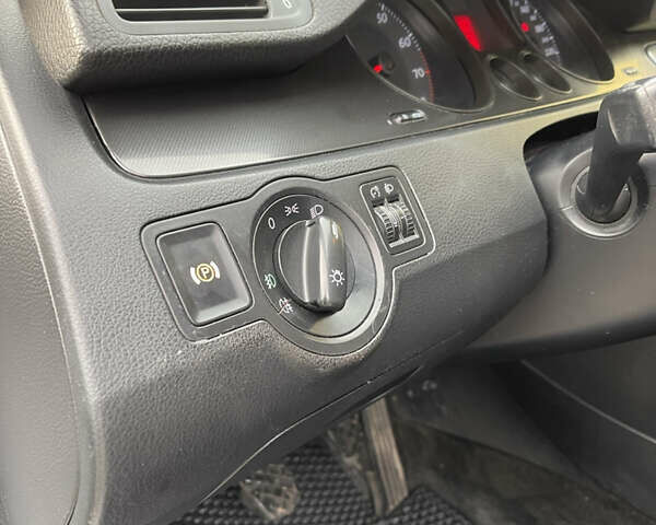 Серый Фольксваген Пассат, объемом двигателя 1.98 л и пробегом 320 тыс. км за 4900 $, фото 9 на Automoto.ua