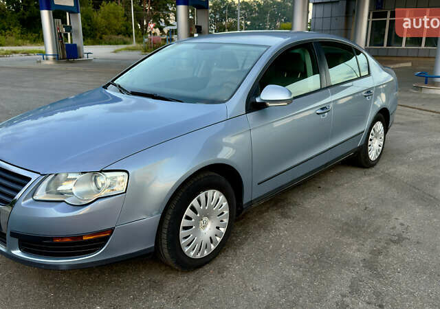 Серый Фольксваген Пассат, объемом двигателя 1.6 л и пробегом 190 тыс. км за 6450 $, фото 3 на Automoto.ua