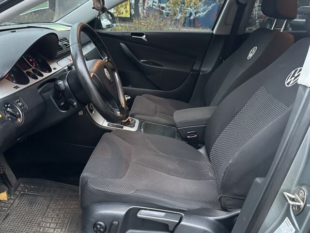 Сірий Фольксваген Пассат, об'ємом двигуна 2 л та пробігом 227 тис. км за 5999 $, фото 8 на Automoto.ua