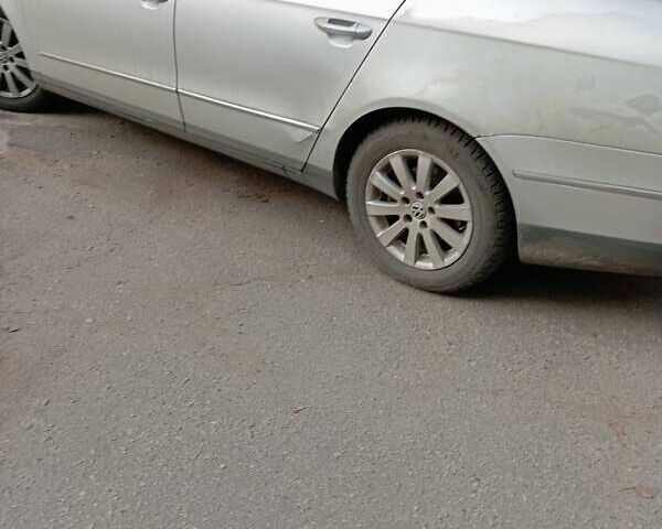 Фольксваген Пассат 2007 в Запорожье на Automoto.ua Серый Фольксваген Пассат, объемом двигателя 1.98 л и пробегом 550 тыс. км за 2000 $, фото 2 на Automoto.ua