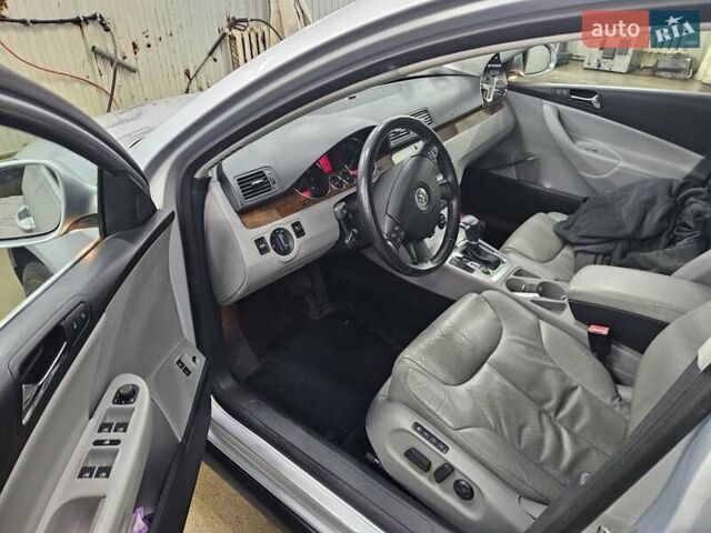 Серый Фольксваген Пассат, объемом двигателя 2 л и пробегом 220 тыс. км за 7200 $, фото 4 на Automoto.ua