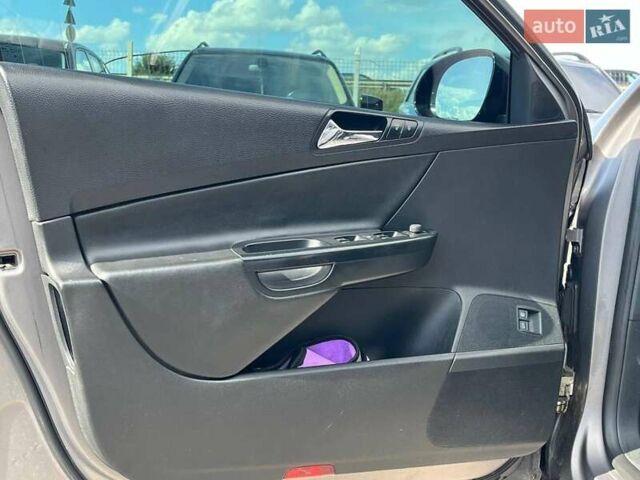 Сірий Фольксваген Пассат, об'ємом двигуна 2 л та пробігом 355 тис. км за 6990 $, фото 36 на Automoto.ua