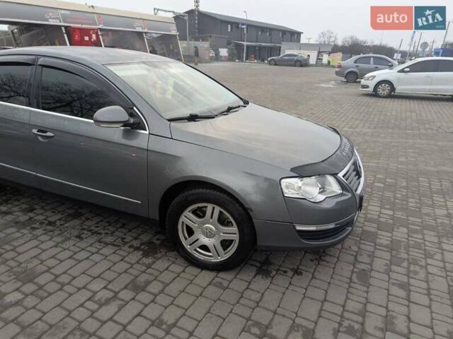 Сірий Фольксваген Пассат, об'ємом двигуна 2 л та пробігом 305 тис. км за 6500 $, фото 7 на Automoto.ua