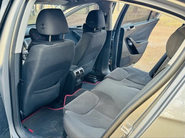 Серый Фольксваген Пассат, объемом двигателя 2 л и пробегом 295 тыс. км за 6800 $, фото 11 на Automoto.ua