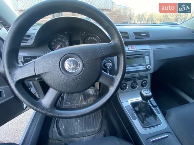Сірий Фольксваген Пассат, об'ємом двигуна 1.6 л та пробігом 270 тис. км за 6800 $, фото 3 на Automoto.ua