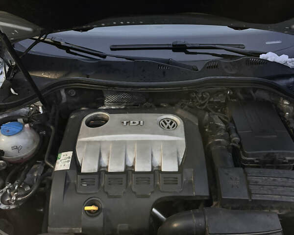 Серый Фольксваген Пассат, объемом двигателя 2 л и пробегом 287 тыс. км за 7600 $, фото 53 на Automoto.ua