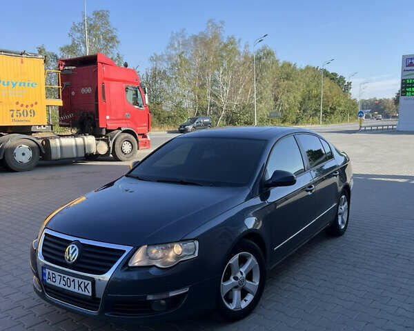 Серый Фольксваген Пассат, объемом двигателя 2 л и пробегом 330 тыс. км за 7400 $, фото 2 на Automoto.ua