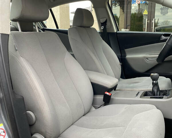 Серый Фольксваген Пассат, объемом двигателя 2 л и пробегом 344 тыс. км за 4999 $, фото 45 на Automoto.ua