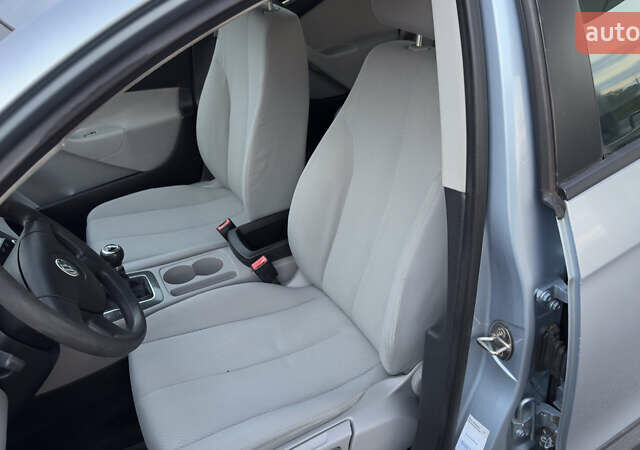 Серый Фольксваген Пассат, объемом двигателя 1.6 л и пробегом 190 тыс. км за 6450 $, фото 21 на Automoto.ua