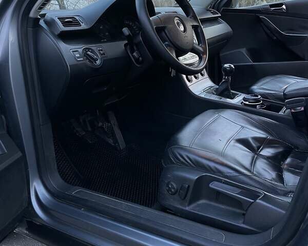 Сірий Фольксваген Пассат, об'ємом двигуна 1.97 л та пробігом 320 тис. км за 5800 $, фото 5 на Automoto.ua